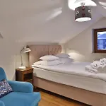 Lemon Apartments